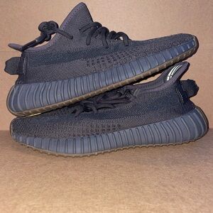 Yeezy 350 v2 Cinder